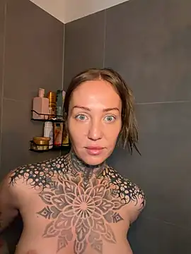 ElenaHaze online show from April 18, 2026, 7:56 am