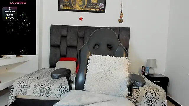 MattRodriguez9 online show from October 6, 2025, 10:34 am