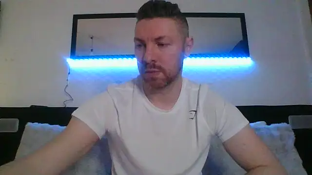 Fit4fun24 online show from February 9, 2026, 2:43 pm