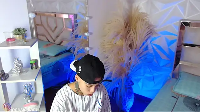 Jonesliam23 online show from March 7, 2026, 7:11 pm