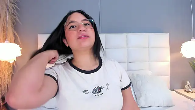 HannaKarson online show from February 7, 2026, 11:36 am