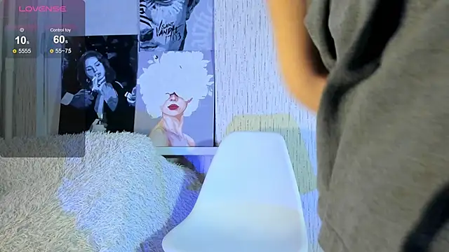 luna-catt online show from February 22, 2025, 9:04 pm