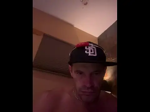 Snapshot of FrankieKentucky chatting on August 3, 2026, 4:00 am FrankieKentucky online show from August 3, 2026, 4:00 am
