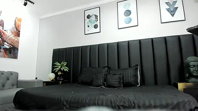 ANGEL NICOLAS online show from January 16, 2025, 8:25 pm