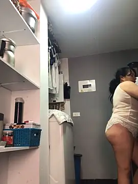 Sweeetness Milf online show from February 20, 2025, 7:52 pm