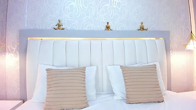 afrodytasky  online show from October 2, 2025, 11:39 am