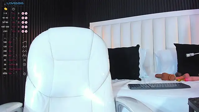 afrodytasky  online show from November 26, 2025, 11:44 am