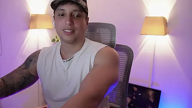 Snapshot of appolo_allen chatting on July 23, 2026, 2:42 am appolo allen online show from July 23, 2026, 2:42 am