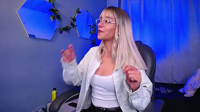 peyton golden1 online show from October 22, 2025, 3:40 am