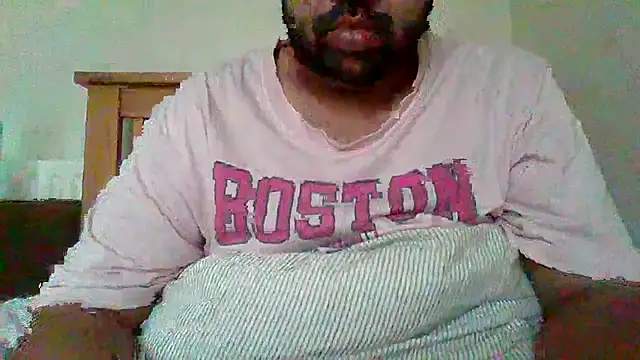 whoreboi98 online show from April 22, 2026, 5:36 pm