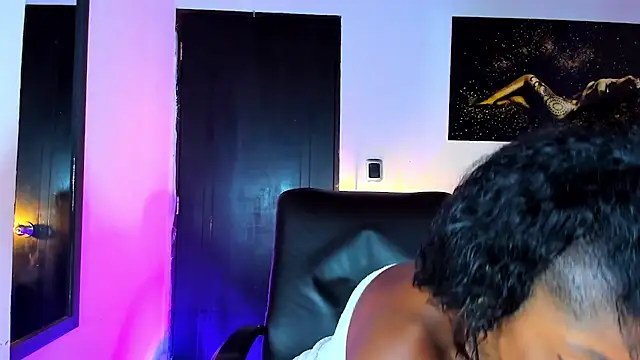 KimberlyBanks2 online show from January 30, 2025, 10:19 am