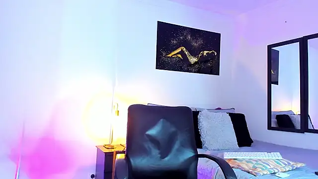 KimberlyBanks2 online show from February 28, 2025, 2:31 pm