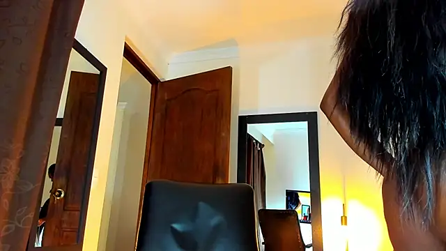 KimberlyBanks2 online show from September 18, 2025, 3:14 pm