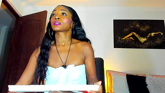 KimberlyBanks2 online show from November 18, 2025, 10:20 am