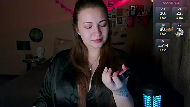 LisaCase online show from March 10, 2026, 1:49 pm