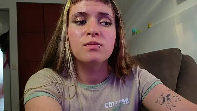 NEXT DOOR GIRL  online show from February 21, 2026, 10:22 pm