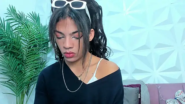 Snapshot of Briyit_Doll chatting on December 11, 2024, 1:28 pm Briyit Doll online show from December 11, 2024, 1:28 pm