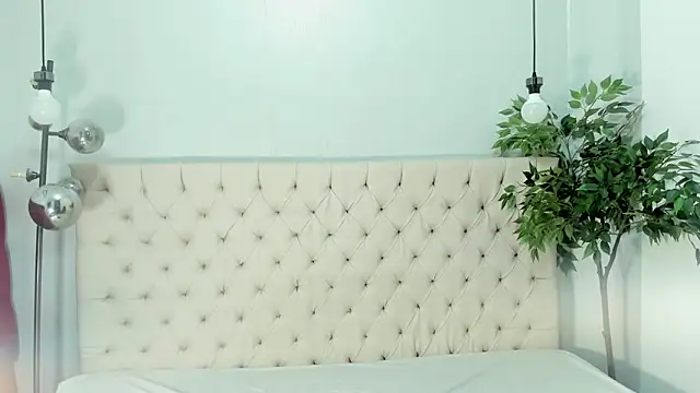 Snapshot of Briyit_Doll chatting on December 24, 2024, 4:51 pm Briyit Doll online show from December 24, 2024, 4:51 pm