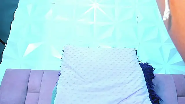 Snapshot of Briyit_Doll chatting on January 17, 2025, 4:06 am Briyit Doll online show from January 17, 2025, 4:06 am