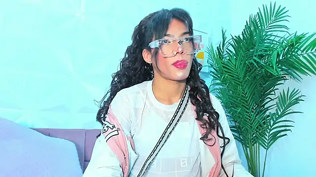 Snapshot of Briyit_Doll chatting on January 22, 2025, 2:48 am Briyit Doll online show from January 22, 2025, 2:48 am