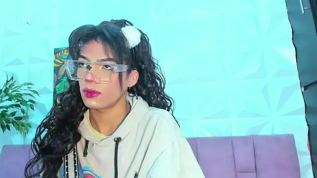 Snapshot of Briyit_Doll chatting on February 15, 2025, 3:31 am Briyit Doll online show from February 15, 2025, 3:31 am