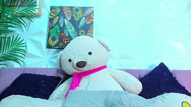 Snapshot of Briyit_Doll chatting on September 9, 2025, 4:12 am Briyit Doll online show from September 9, 2025, 4:12 am