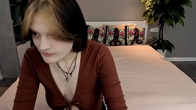 CandyBooms  online show from September 21, 2025, 5:42 am
