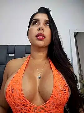 NiaSoler online show from November 6, 2025, 9:48 pm