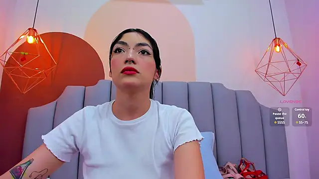 ThailyCherry online show from February 5, 2025, 7:31 pm