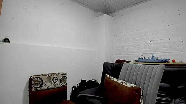 Himoreno25 online show from January 1, 2025, 9:41 pm