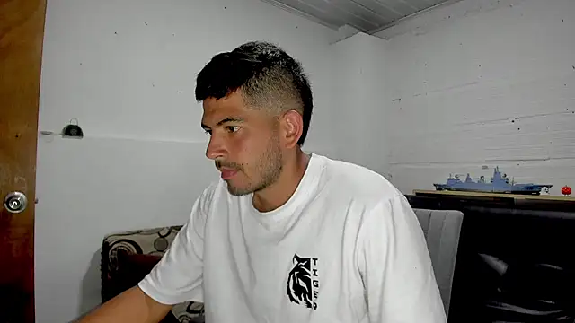 Himoreno25 online show from January 27, 2025, 11:11 pm