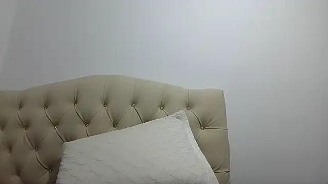 Himoreno25 online show from November 5, 2025, 3:06 am