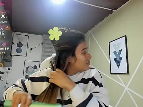 Enma  clark online show from October 27, 2025, 4:05 am