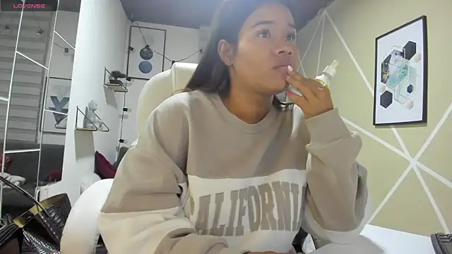 Enma  clark online show from February 16, 2026, 4:08 am