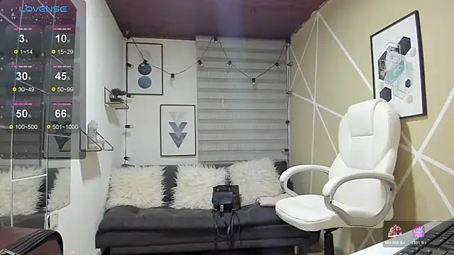 Enma  clark online show from March 9, 2026, 4:05 am