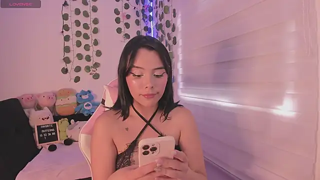 moonliiiight1 online show from March 2, 2025, 8:07 pm