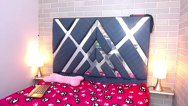 AndreaGil  online show from January 10, 2025, 12:47 pm