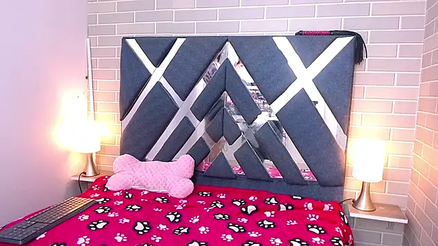 AndreaGil  online show from January 17, 2025, 12:31 pm