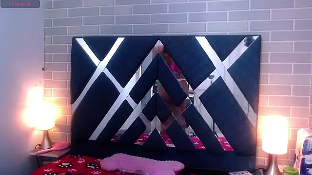 AndreaGil  online show from January 25, 2025, 3:09 pm