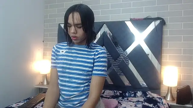 AndreaGil  online show from February 1, 2025, 12:16 pm