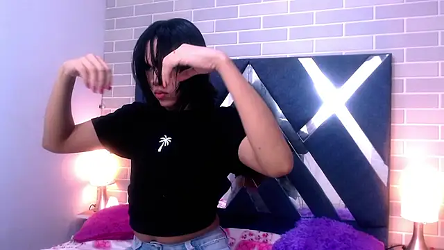 AndreaGil  online show from February 14, 2025, 11:53 am