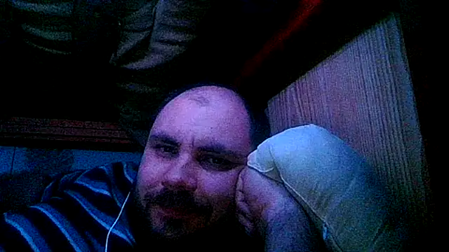 ZARRENAAR3 online show from February 3, 2025, 10:43 pm