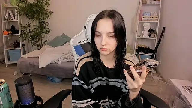 Viv Player online show from December 20, 2024, 6:24 pm