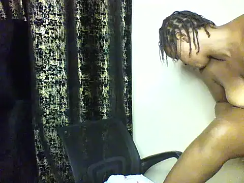 Candii wet  online show from October 3, 2025, 7:33 pm