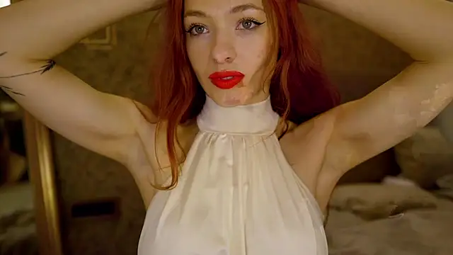 MiaRouge online show from May 15, 2026, 11:23 pm