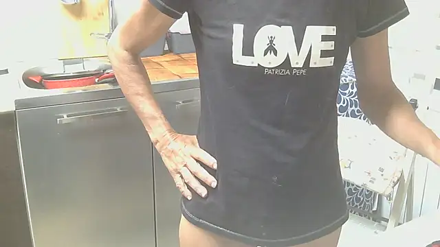 Snapshot of couplemilf2 chatting on May 17, 2026, 6:59 pm couplemilf2 online show from May 17, 2026, 6:59 pm