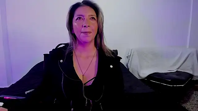 MichelleManson online show from October 7, 2025, 10:56 am