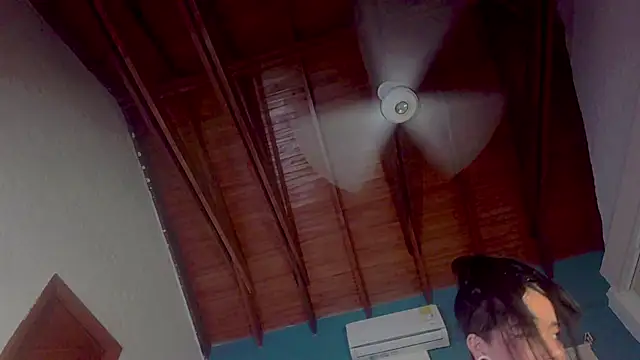 ariana-white- online show from October 9, 2025, 10:24 am