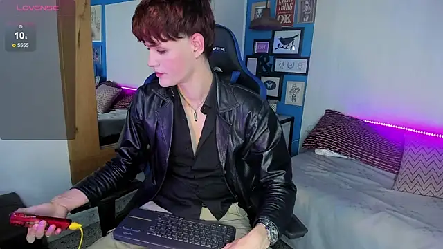 VladHellsing4 online show from February 12, 2025, 2:32 pm