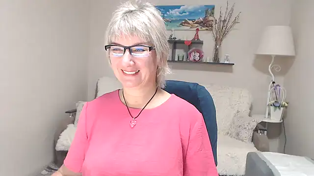 FleurMays online show from October 15, 2025, 5:18 am